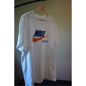Nike men’s large Brooklyn t-shirt tee shirt white blue yellow